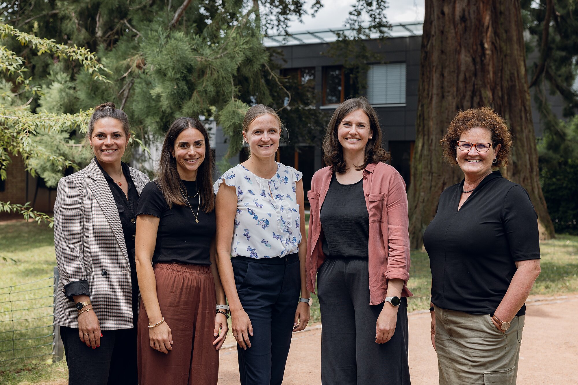 Mitarbeitende der Cannabisprävention von links nach rechts: Marie Pottstock, Lena Wehrle, Franziska Ruch, Julia Fischer und Daniela Brunner