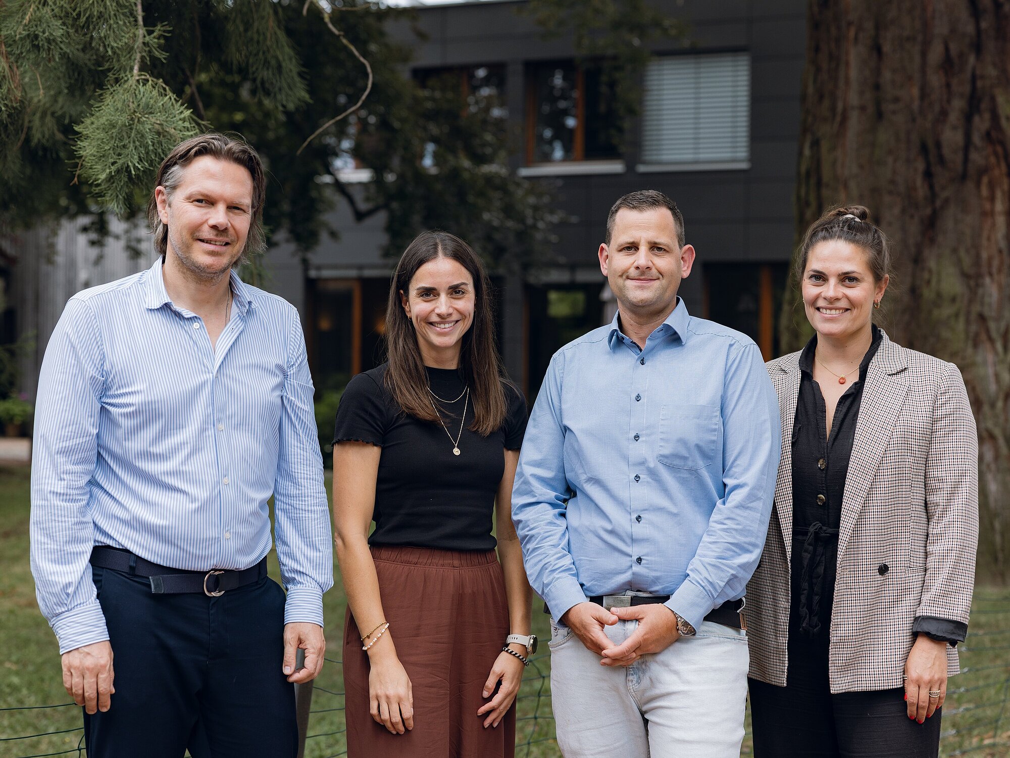 Teamfoto von links nach rechts: Peter Eichin, Geschäftsführer der Villa Schöpflin mit Lena Wehrle, Daniel Ott und Marie Pottstock, Präventionsfachkräfte der Villa Schöpflin