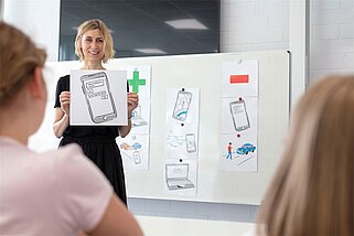 Foto einer Situation aus dem Medienpräventionsworkshop "Max & Mina" der Villa Schöpflin