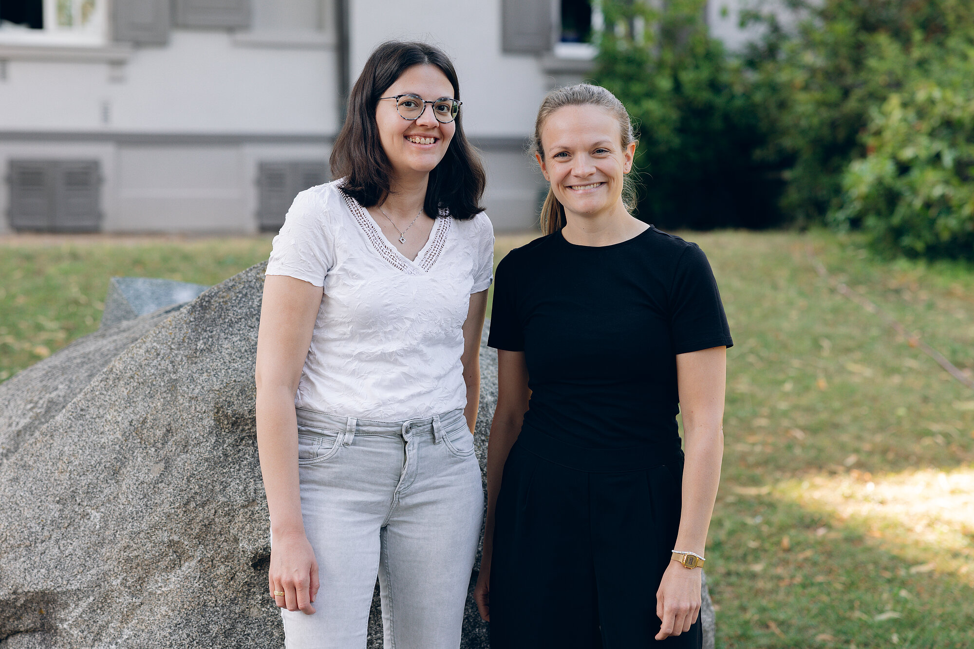 Das "Max & Min@" Team der Villa Schöpflin. V. l. Franziska Zehner und Lena Butter