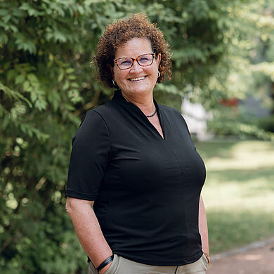 Porträtfoto Daniela Brunner, Mitarbeiterin der Verwaltung der Villa Schöpflin